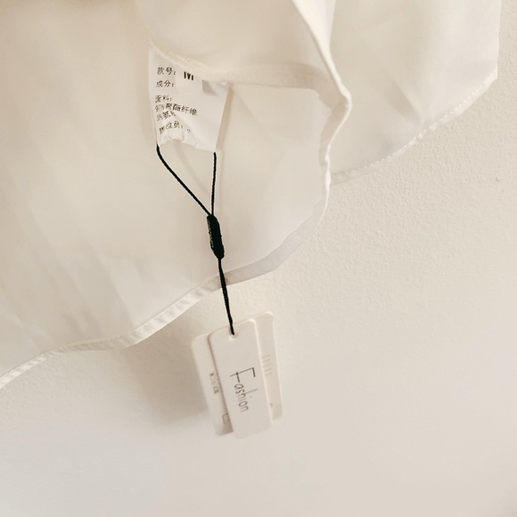 White romantic v neck ruffle blouse - Picture 9 of 10